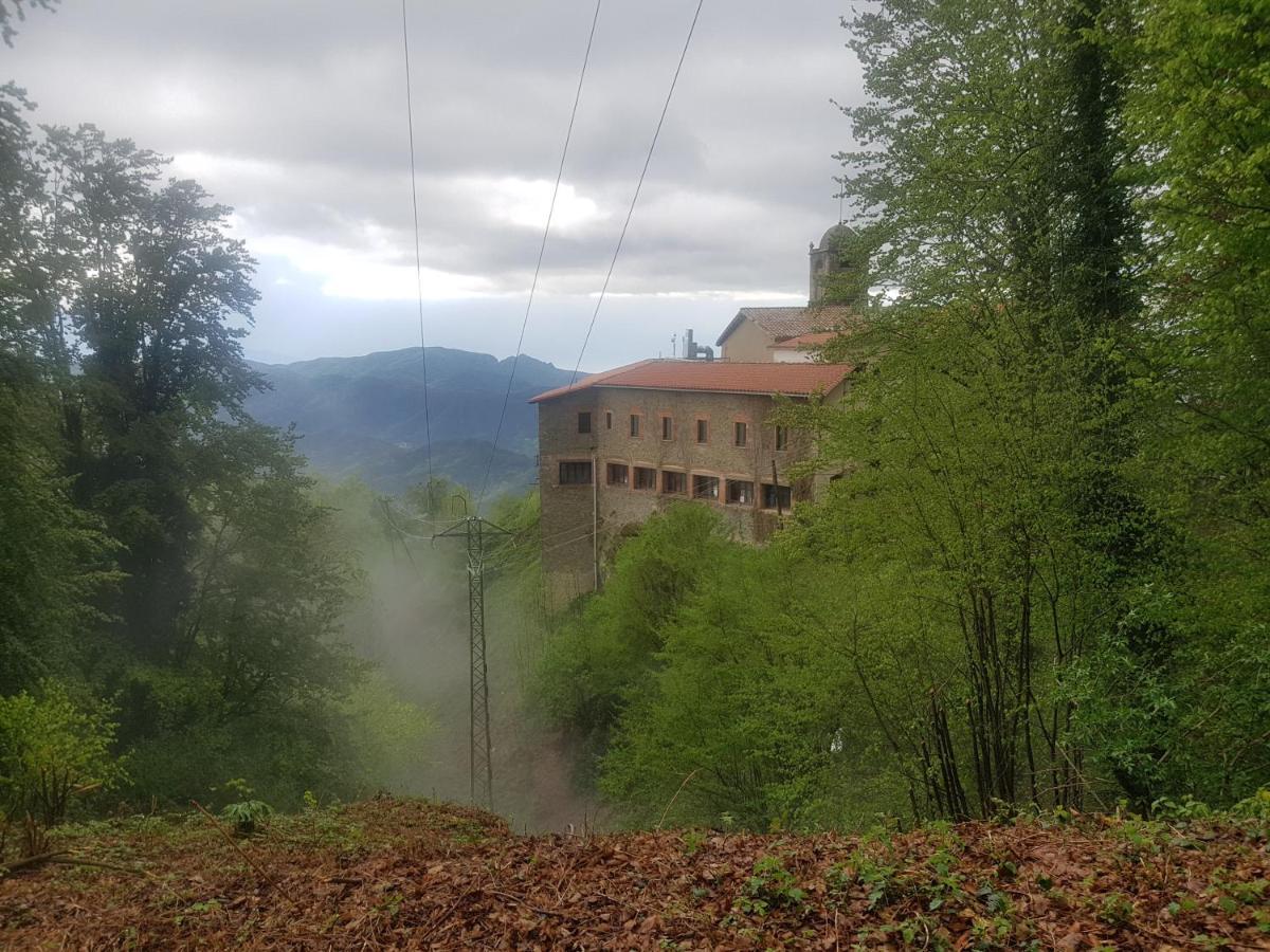 Santuari De La Salut De Sant Felíu de Pallarols Dış mekan fotoğraf